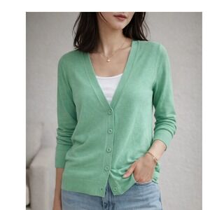 GAP Womens V-Neck Button Front Cardigan Size S Green Minimalist Clean Girl Prep